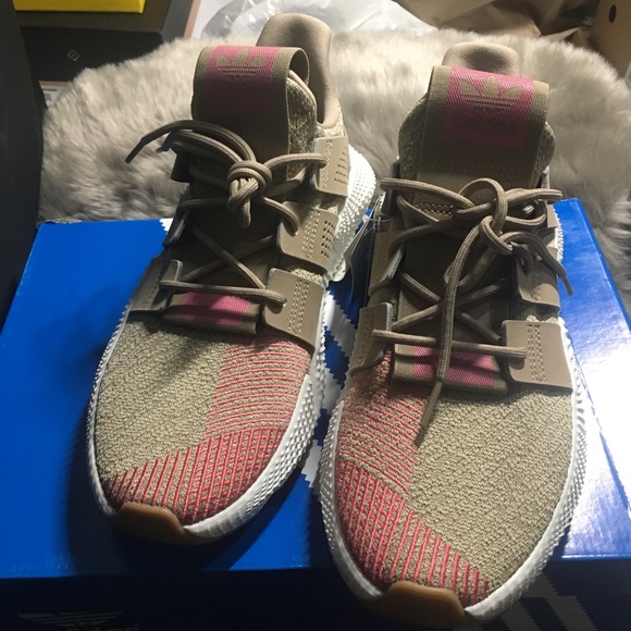 New Adidas Sneakers (marked as 8.5 fitted in 9) - Picture 5 of 8